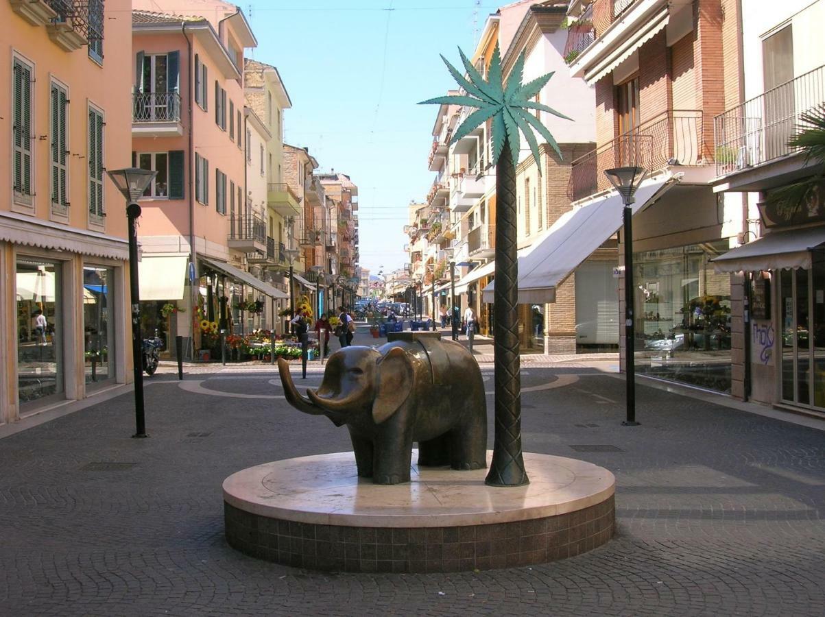 Casavacanze Estate 2 San Benedetto del Tronto Bagian luar foto