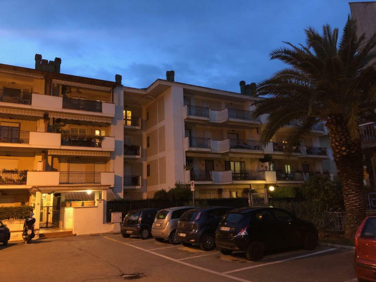 Casavacanze Estate 2 San Benedetto del Tronto Bagian luar foto